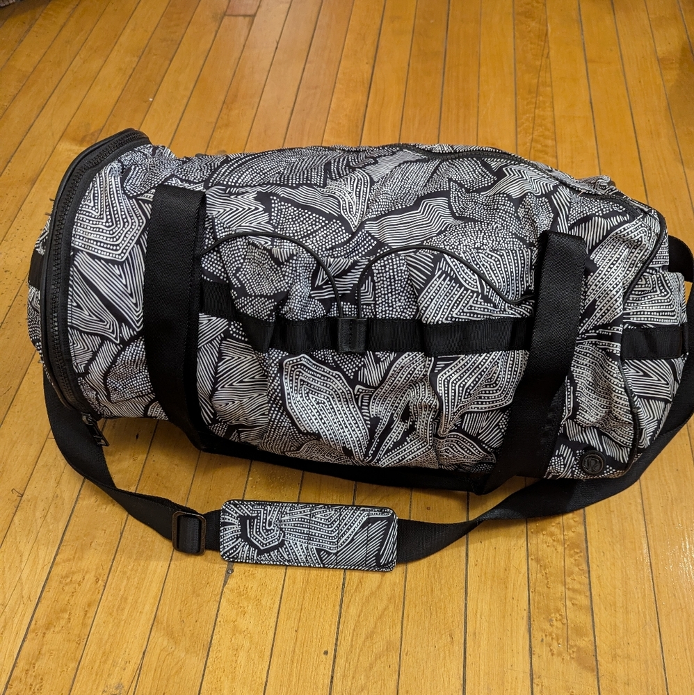 Lululemon Run Ways Duffel Bag